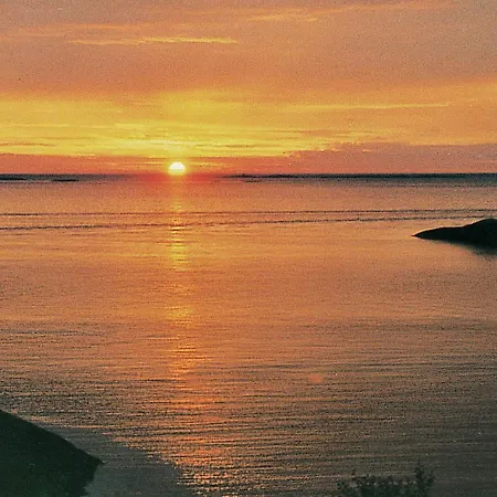 11 Person In Bud-by Traum *