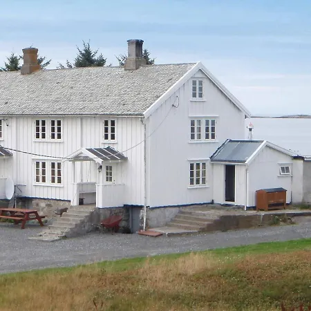 11 Person In Bud-by Traum * Bud