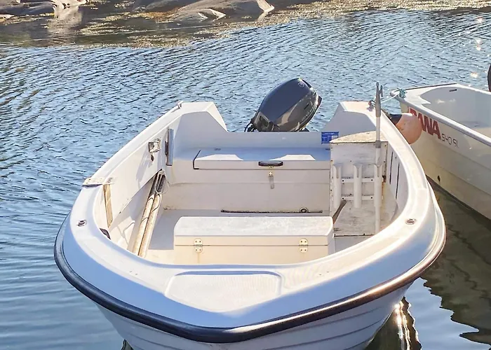 11 Person In Bud-by Traum *